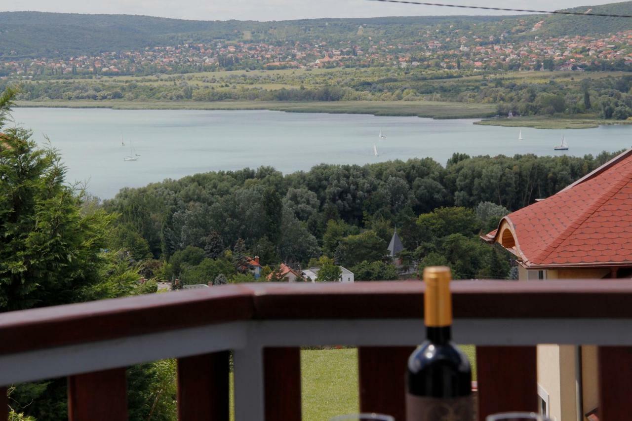 فيلا Szepkilatas Vendeghaz Balatonfůzfő المظهر الخارجي الصورة